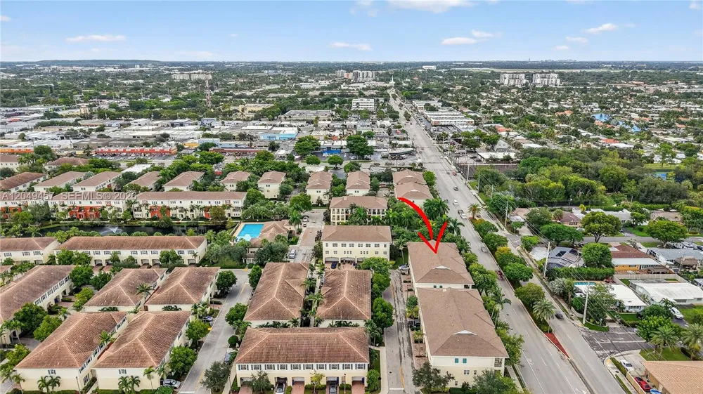 704 SW 1st Ave Pompano Beach, FL 33060
