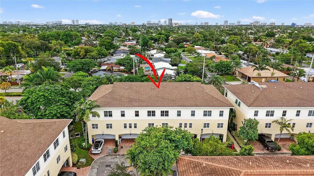 704 SW 1st Ave Pompano Beach, FL 33060