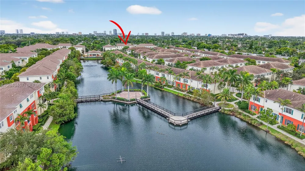 704 SW 1st Ave Pompano Beach, FL 33060