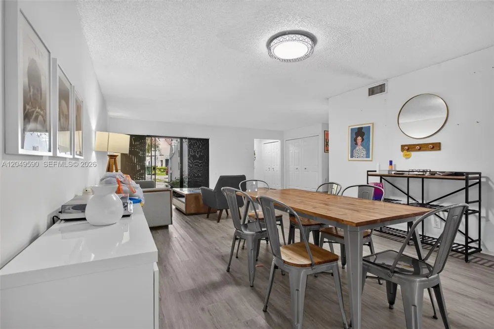 365 Fern Dr #7-2 Weston, FL 33326