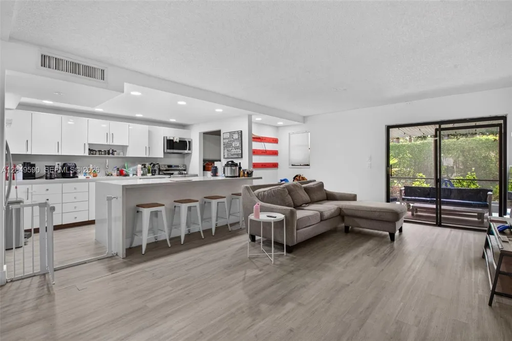 365 Fern Dr #7-2 Weston, FL 33326