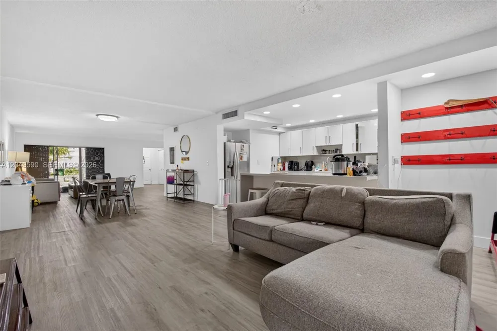 365 Fern Dr #7-2 Weston, FL 33326