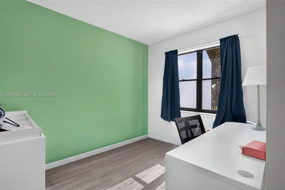 365 Fern Dr #7-2 Weston, FL 33326