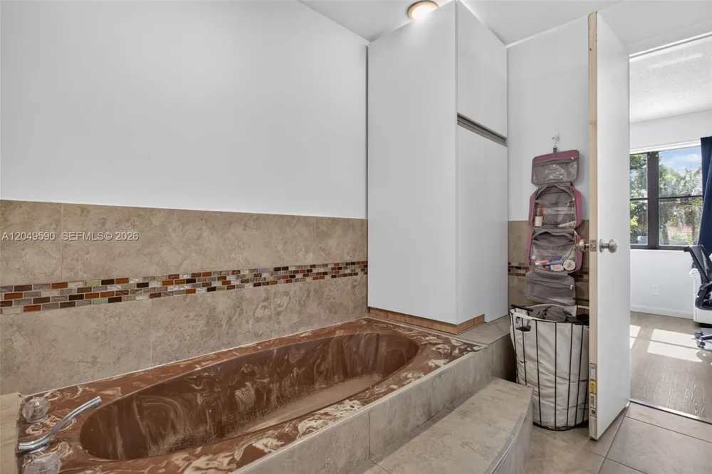 365 Fern Dr #7-2 Weston, FL 33326