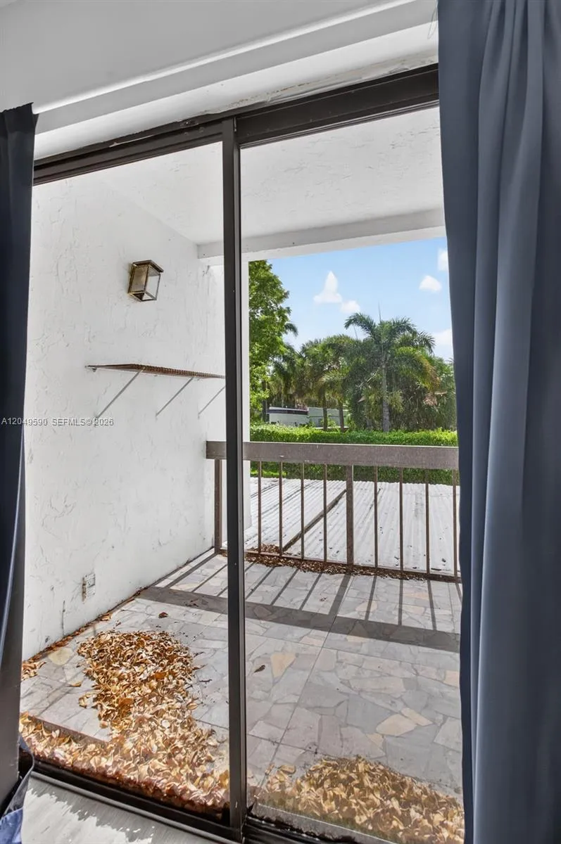 365 Fern Dr #7-2 Weston, FL 33326