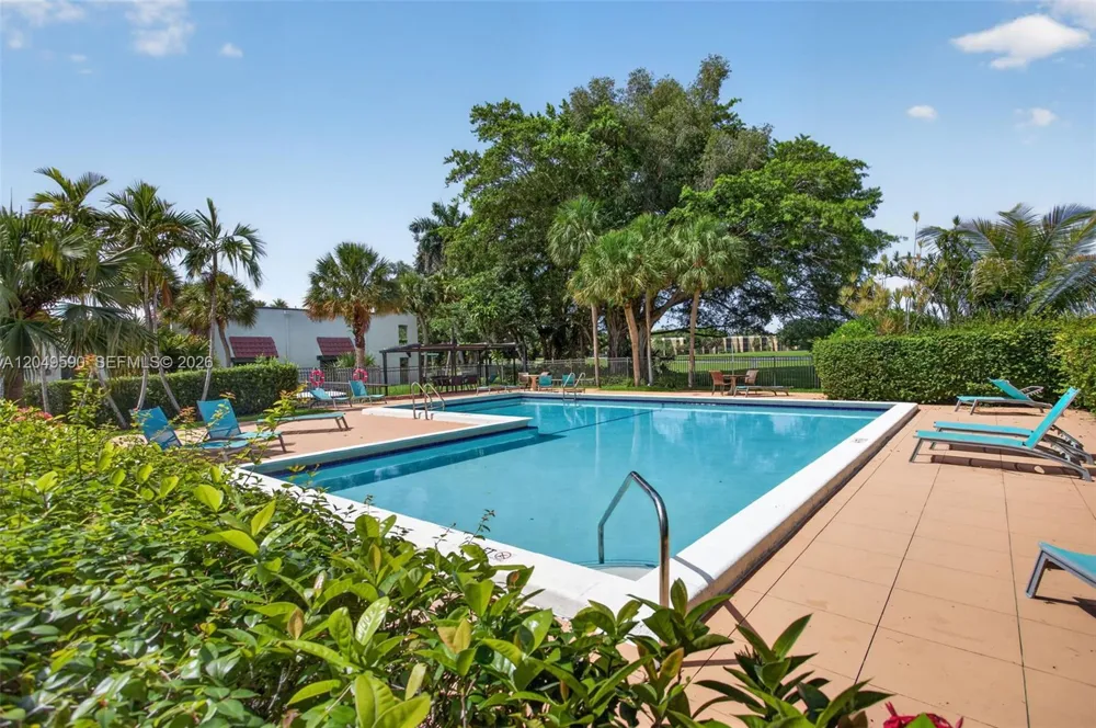 365 Fern Dr #7-2 Weston, FL 33326
