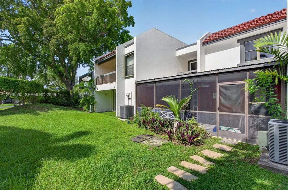 365 Fern Dr #7-2 Weston, FL 33326