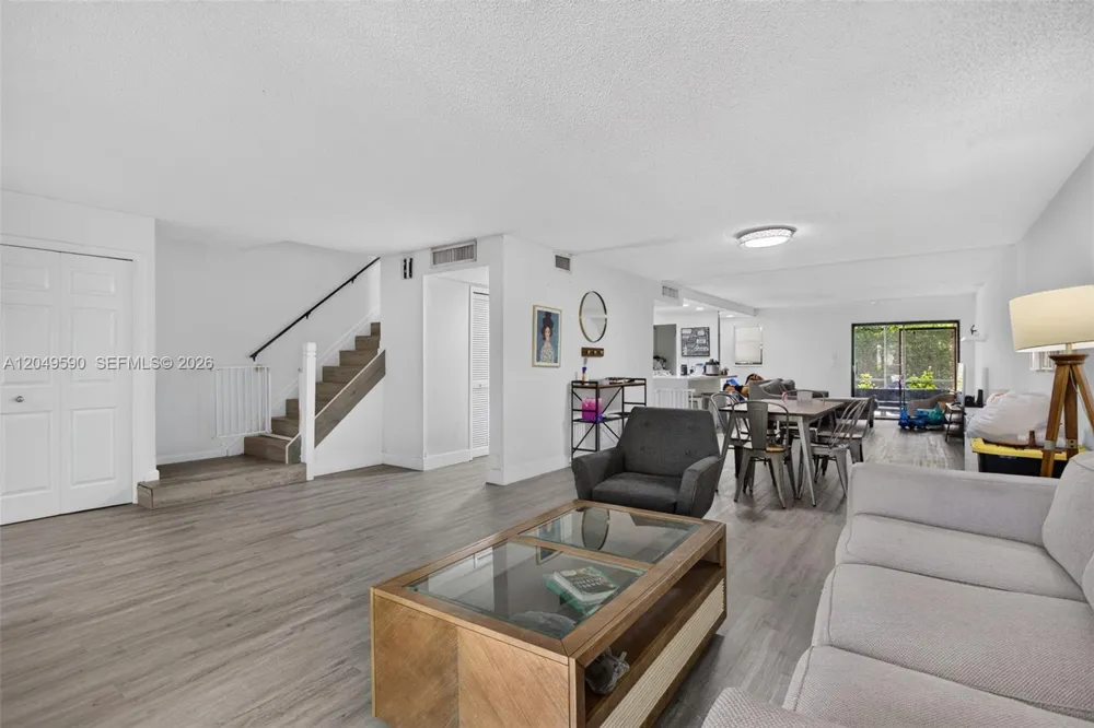 365 Fern Dr #7-2 Weston, FL 33326