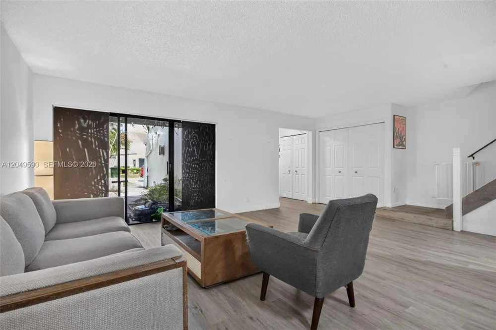 365 Fern Dr #7-2 Weston, FL 33326