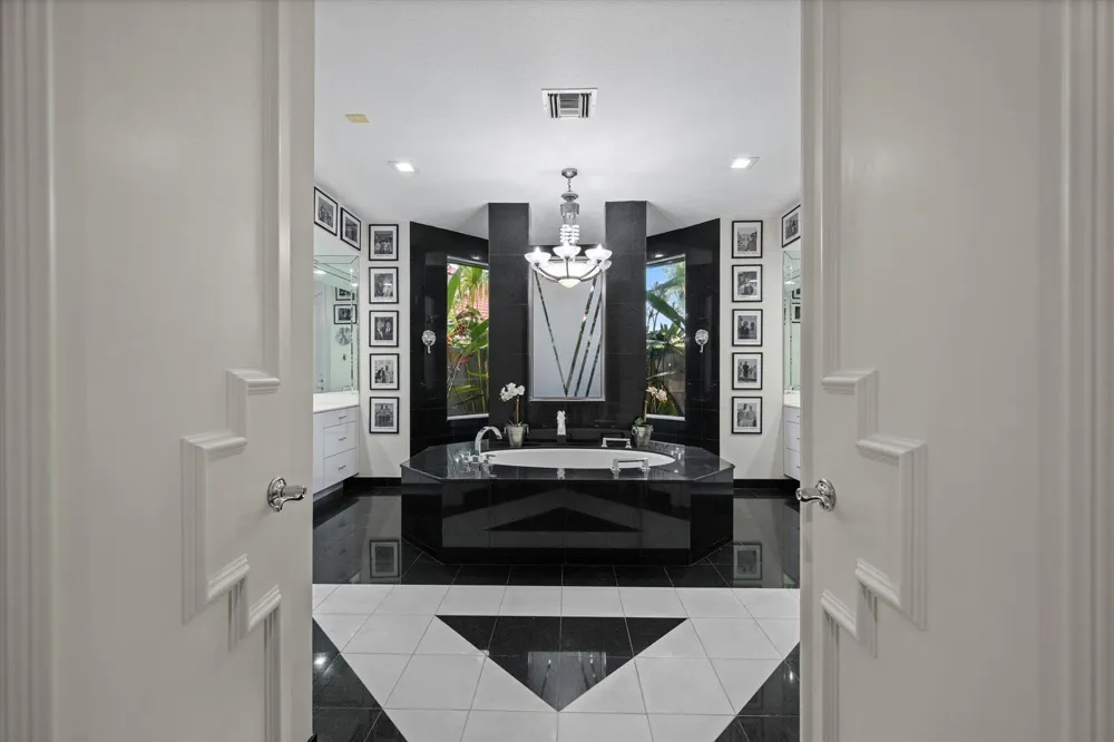 4352 James Estate Lane Lake Worth, FL 33449