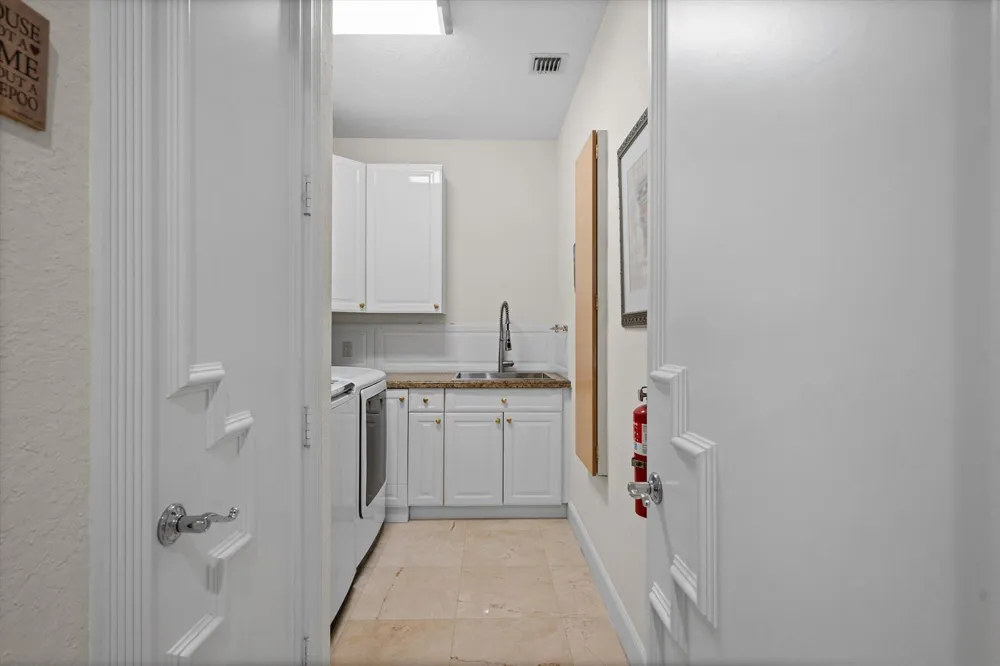 4352 James Estate Lane Lake Worth, FL 33449