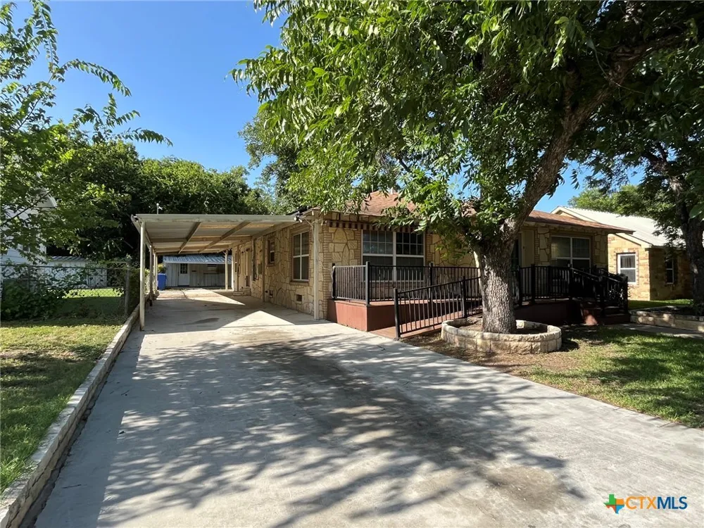 104 W Storey Street San Saba, TX 76877