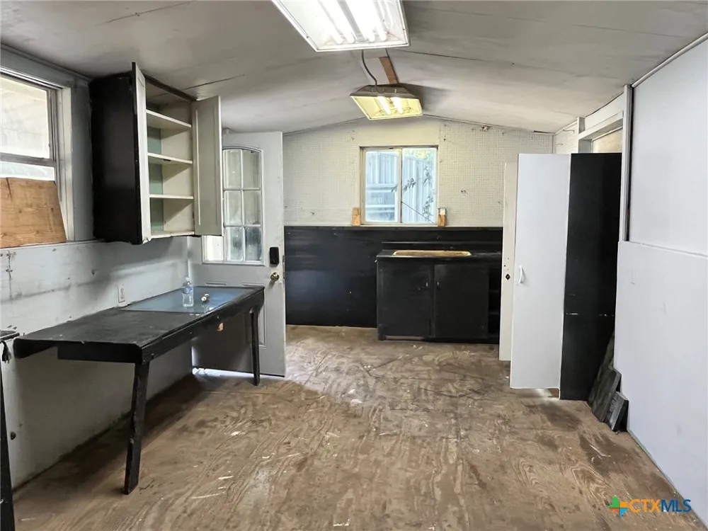 104 W Storey Street San Saba, TX 76877