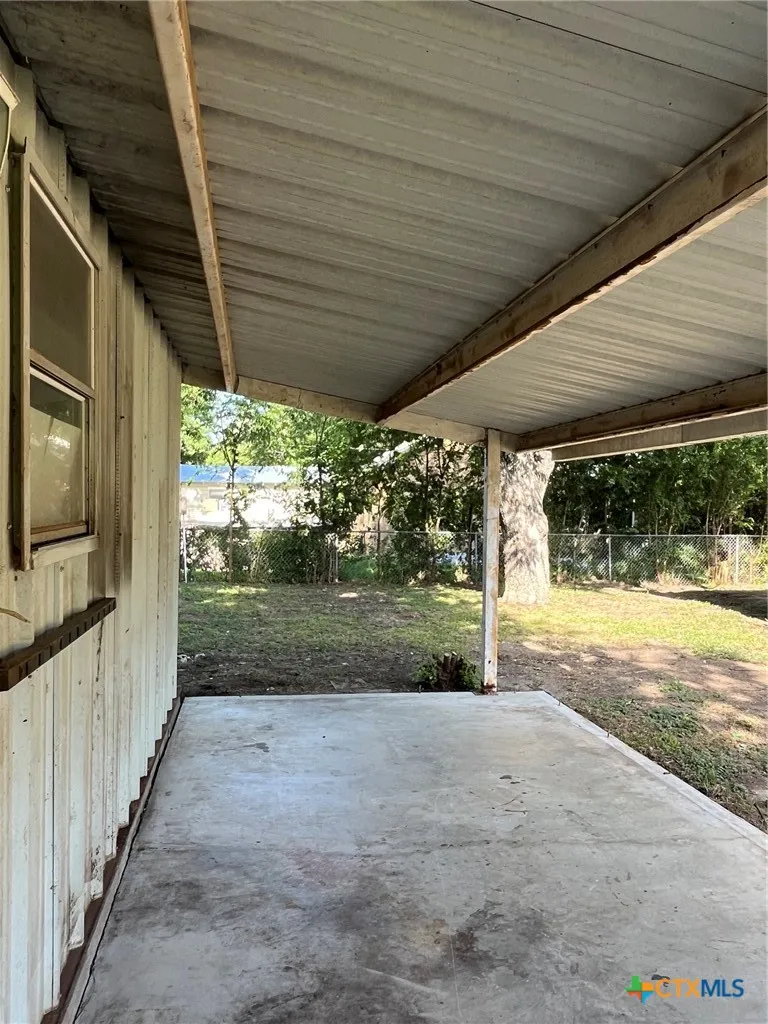 104 W Storey Street San Saba, TX 76877