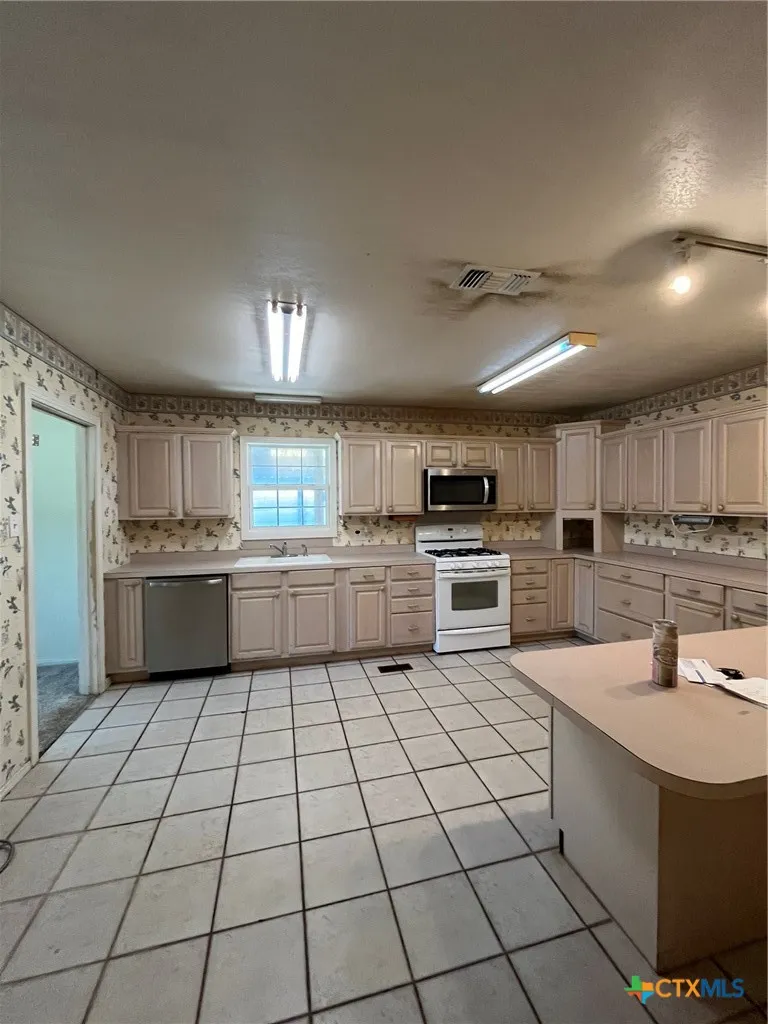 104 W Storey Street San Saba, TX 76877