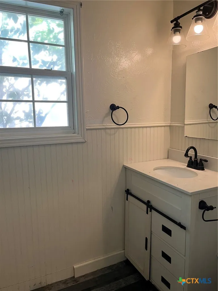 104 W Storey Street San Saba, TX 76877