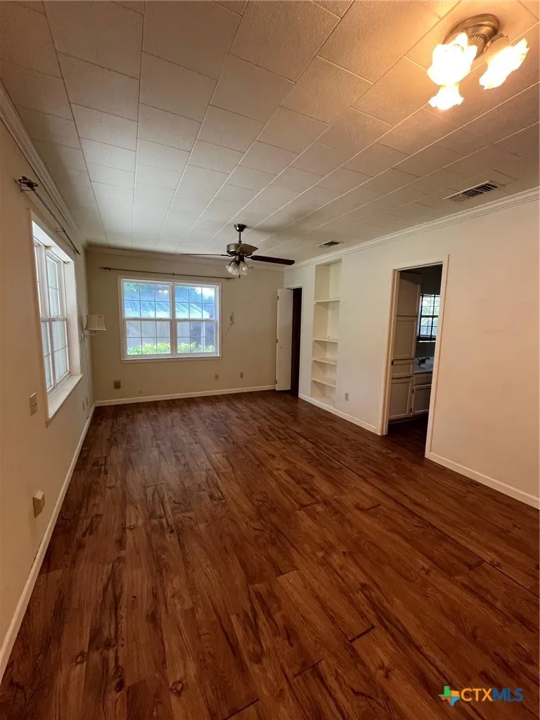 104 W Storey Street San Saba, TX 76877