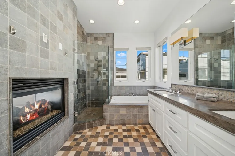 417 Poinsettia Avenue Corona del Mar, CA 92625