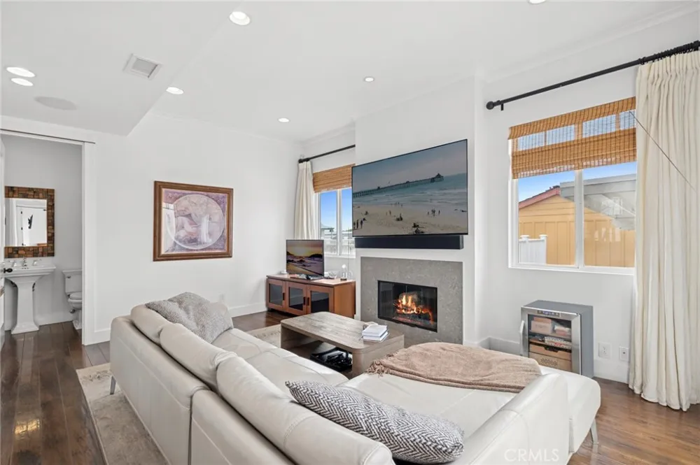 417 Poinsettia Avenue Corona del Mar, CA 92625