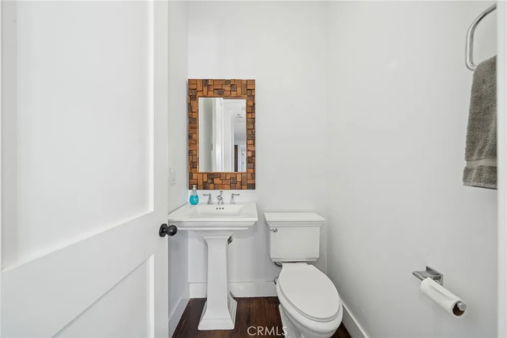417 Poinsettia Avenue Corona del Mar, CA 92625