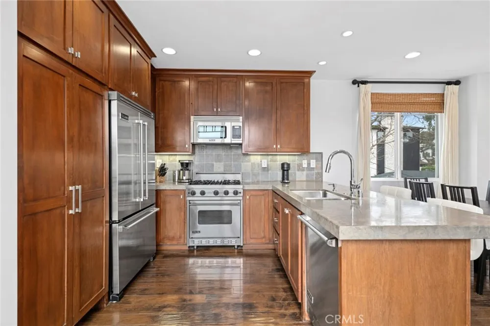 417 Poinsettia Avenue Corona del Mar, CA 92625