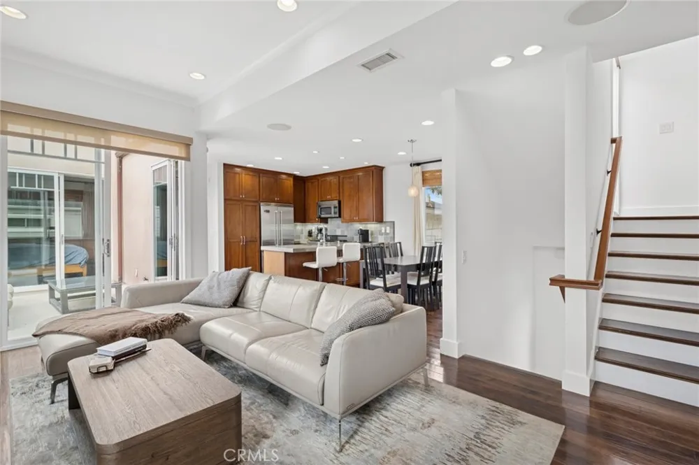 417 Poinsettia Avenue Corona del Mar, CA 92625