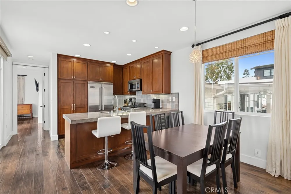 417 Poinsettia Avenue Corona del Mar, CA 92625