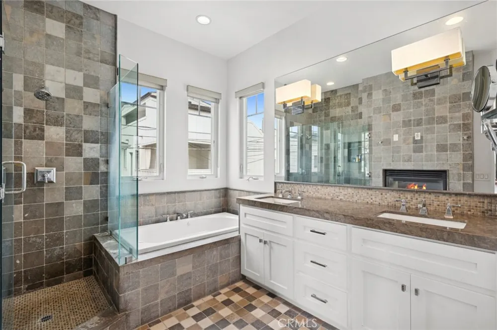 417 Poinsettia Avenue Corona del Mar, CA 92625