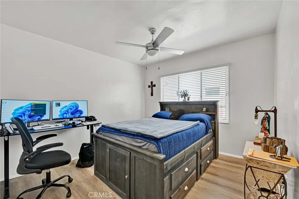 4432 Iroquois Lakewood, CA 90713