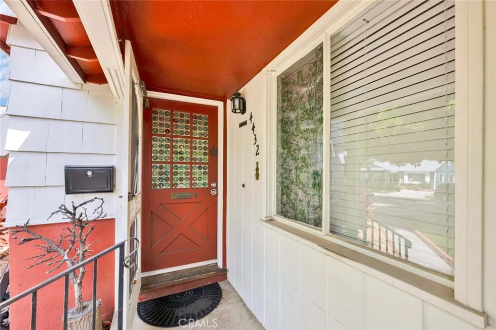 4432 Iroquois Lakewood, CA 90713