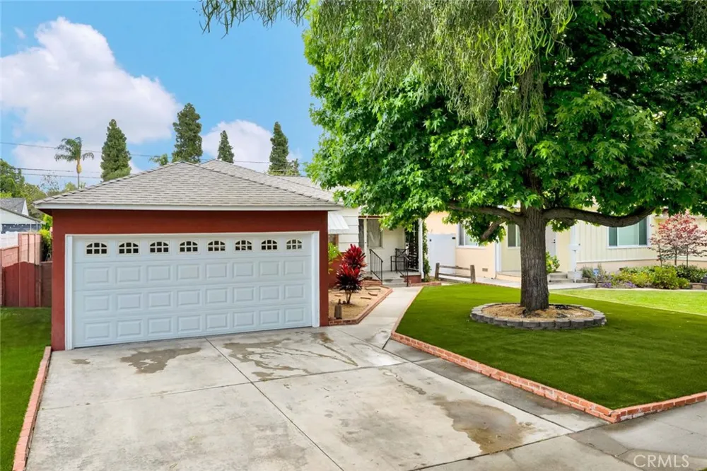 4432 Iroquois Lakewood, CA 90713