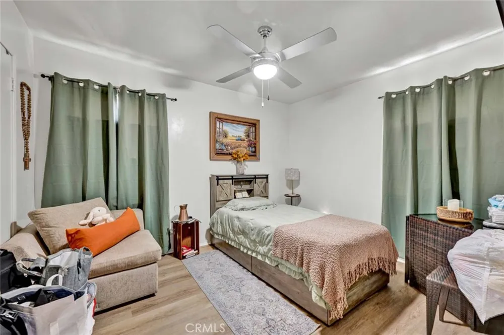 4432 Iroquois Lakewood, CA 90713