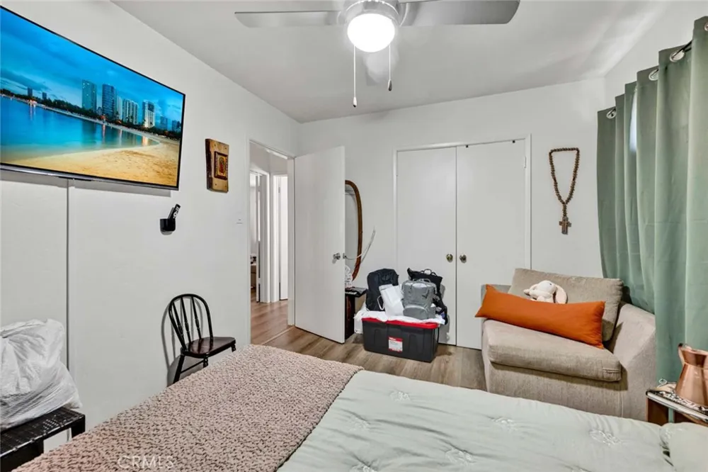 4432 Iroquois Lakewood, CA 90713