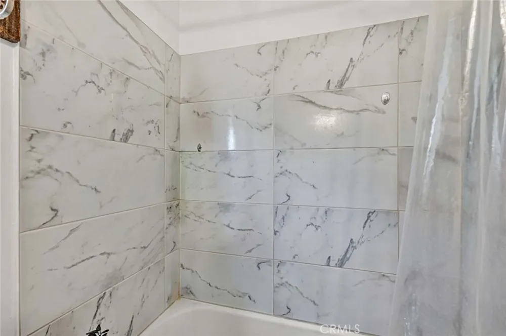 4432 Iroquois Lakewood, CA 90713