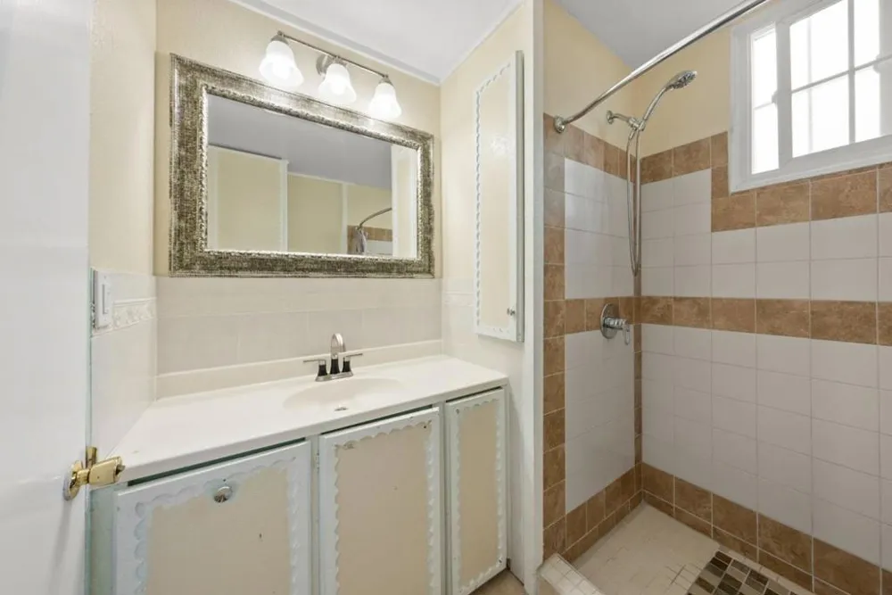 6726 Lakeshore Boulevard Lucerne, CA 95458