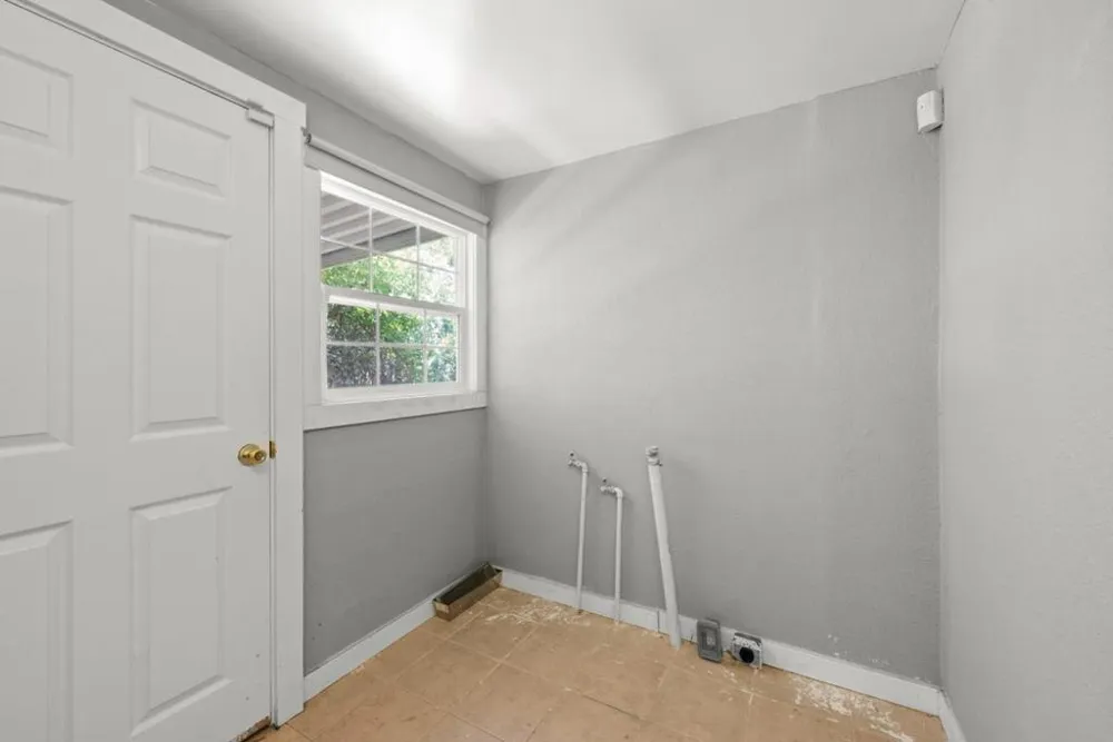 6726 Lakeshore Boulevard Lucerne, CA 95458