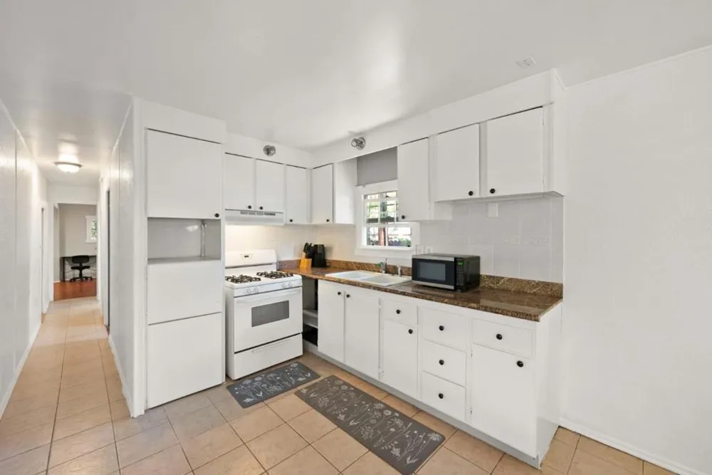 6726 Lakeshore Boulevard Lucerne, CA 95458