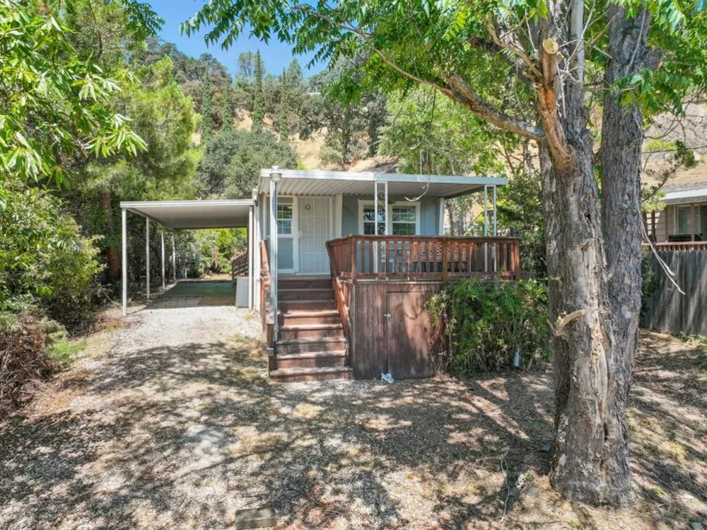 6726 Lakeshore Boulevard Lucerne, CA 95458