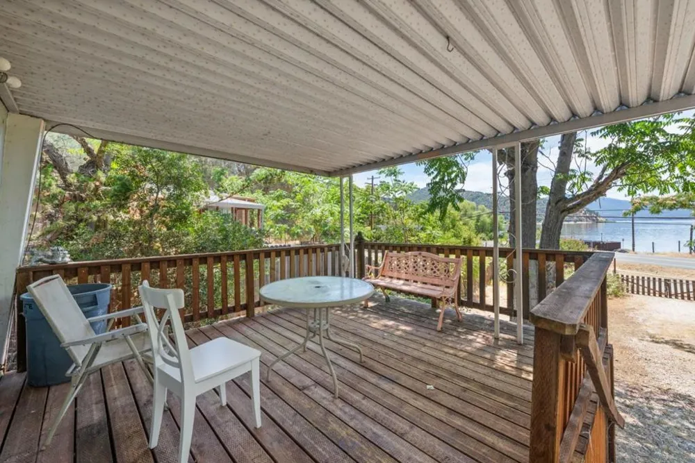 6726 Lakeshore Boulevard Lucerne, CA 95458