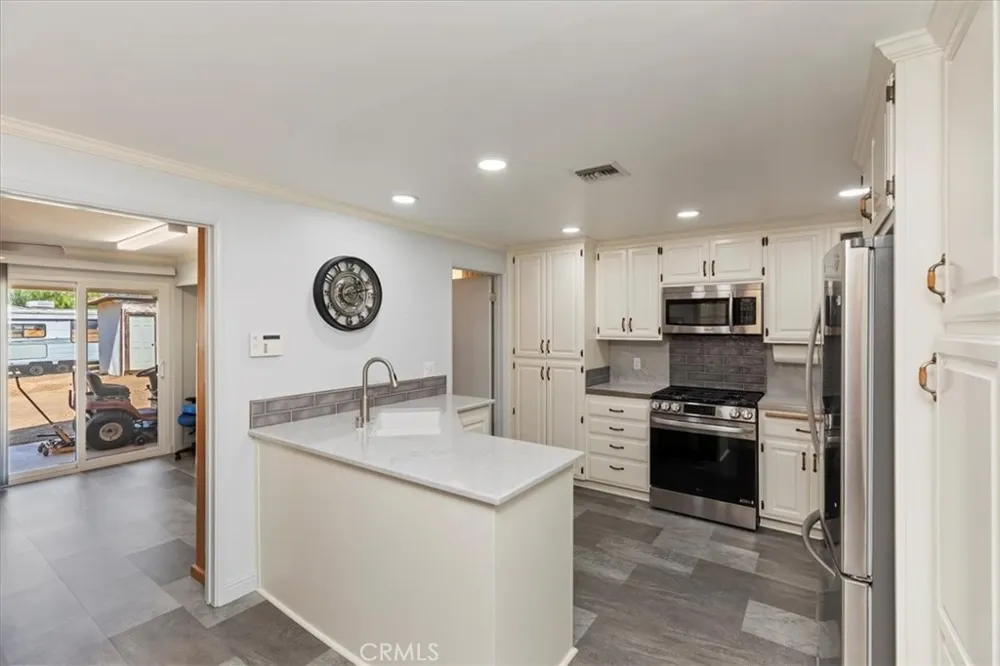 10555 Robinson Riverside, CA 92505