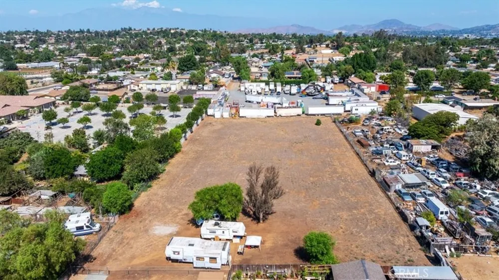 10555 Robinson Riverside, CA 92505