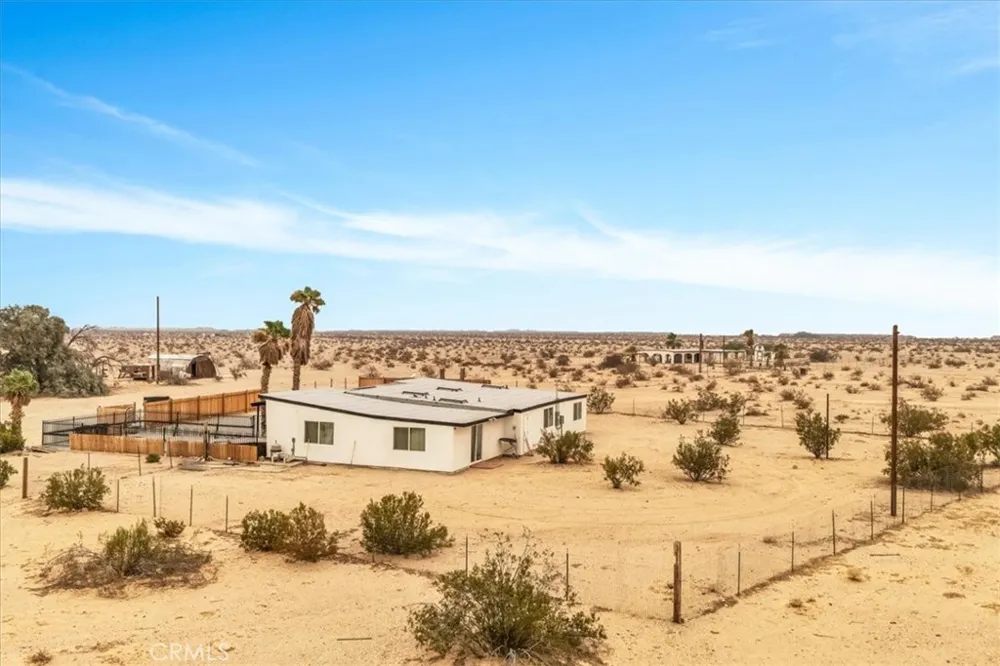 3737 MERIWETHER RD 29 Palms, CA 92277