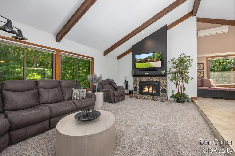 3161 Emberwood Drive SE Lowell, MI 49331
