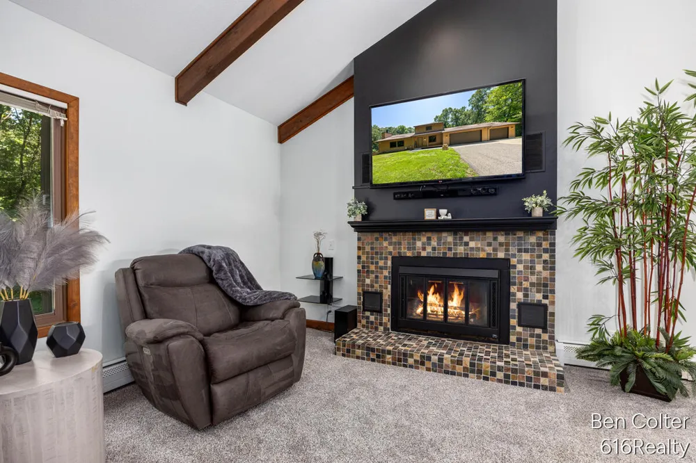 3161 Emberwood Drive SE Lowell, MI 49331