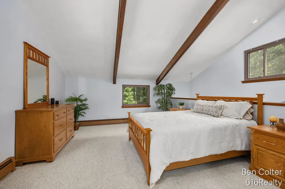 3161 Emberwood Drive SE Lowell, MI 49331