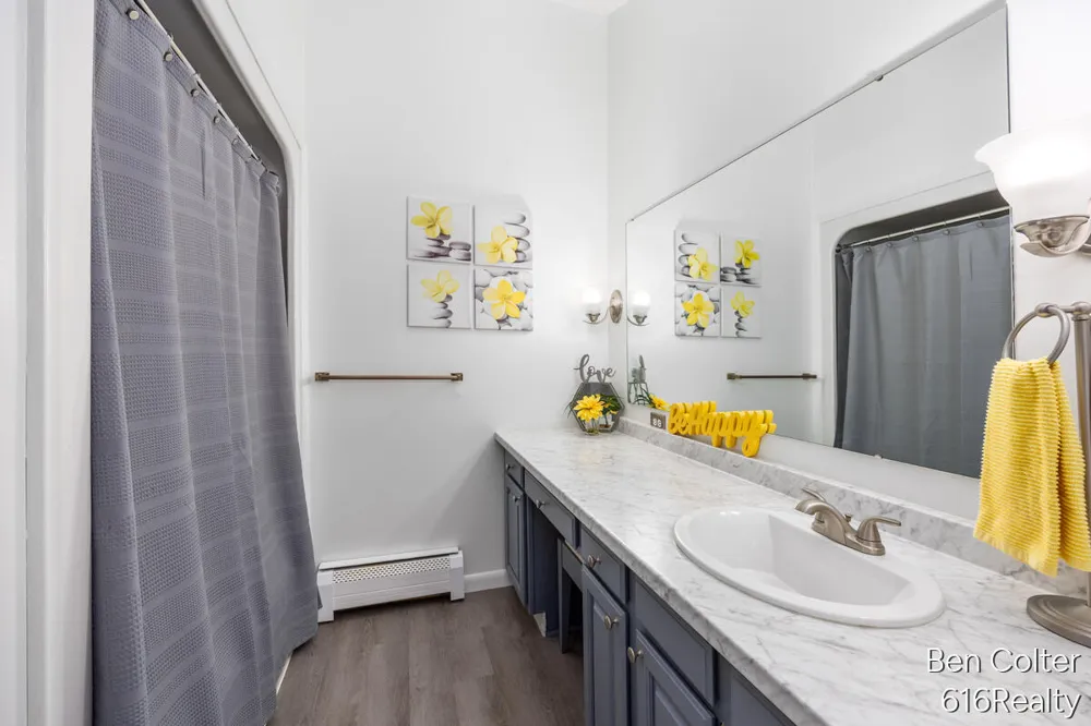 3161 Emberwood Drive SE Lowell, MI 49331