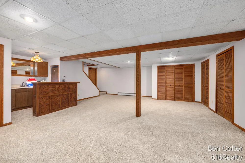 3161 Emberwood Drive SE Lowell, MI 49331