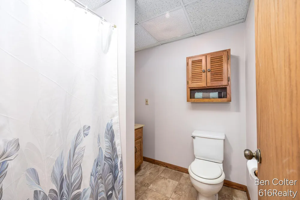 3161 Emberwood Drive SE Lowell, MI 49331