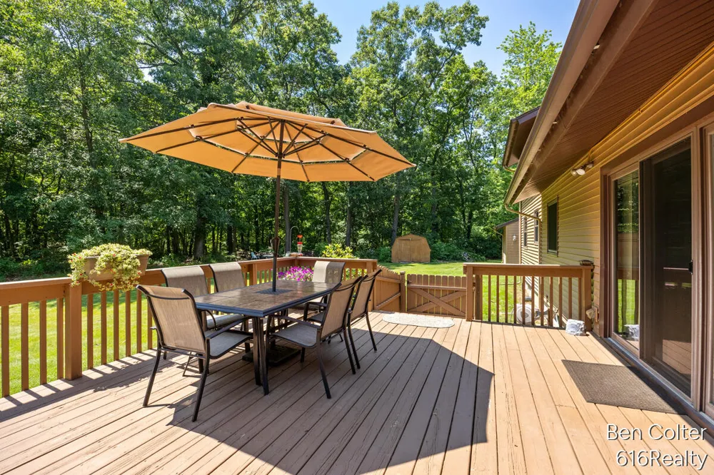 3161 Emberwood Drive SE Lowell, MI 49331