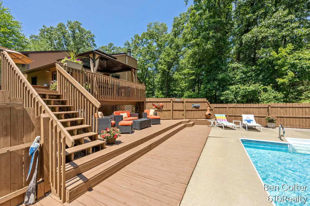 3161 Emberwood Drive SE Lowell, MI 49331